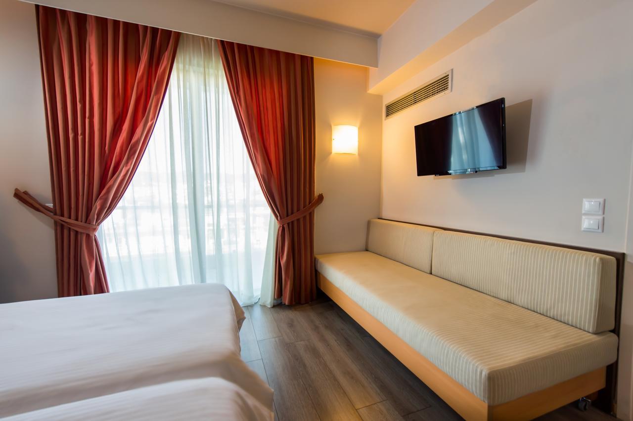 Agrinio Imperial Hotel Værelse billede