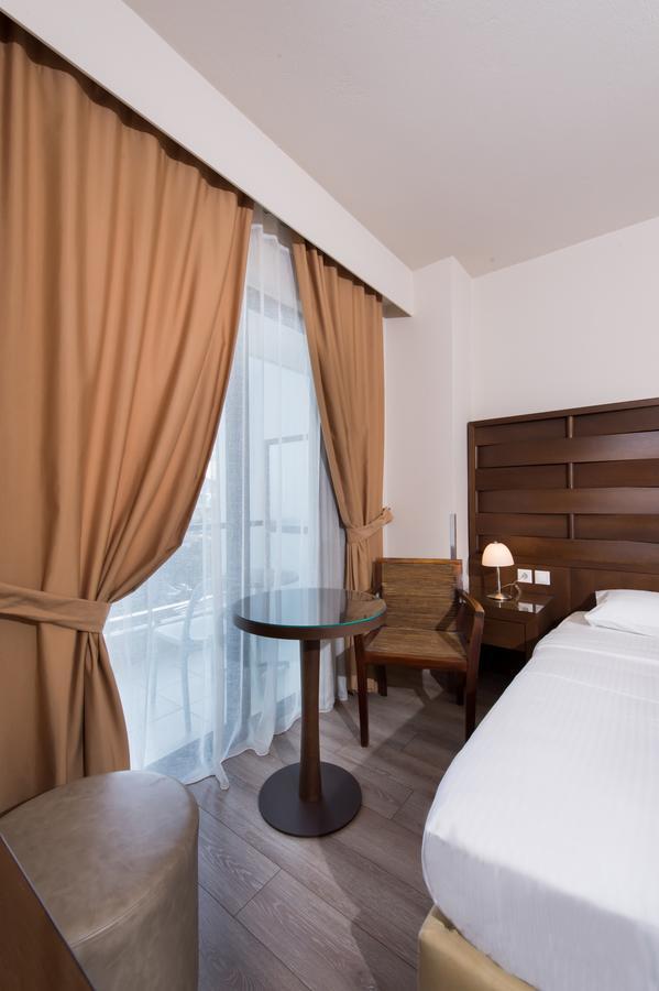 Agrinio Imperial Hotel Eksteriør billede